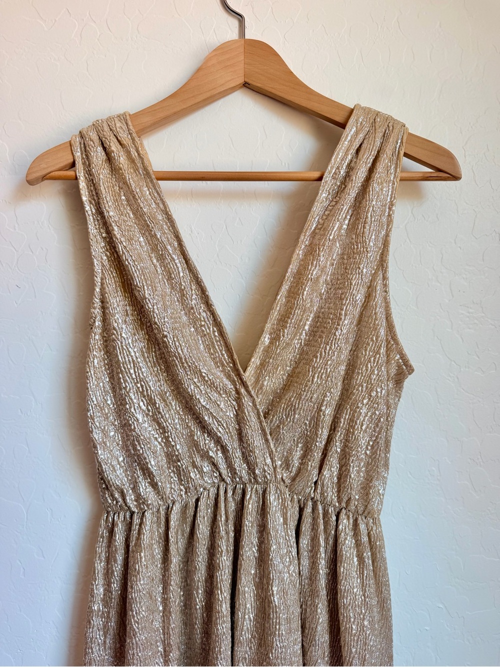 LuLu’s Sleeveless V-Neck Gold Evening Maxi Dress - Picture 2 of 6